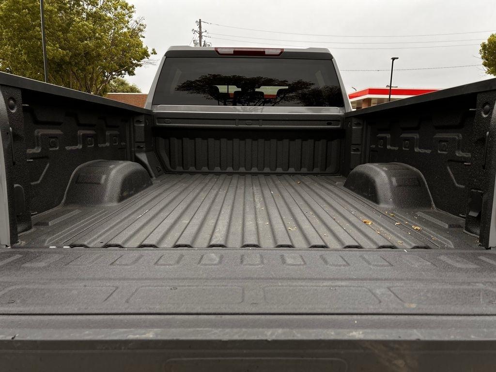 Chevrolet Silverado 2500HD Custom Crew Cab Long Box 4WD 2025