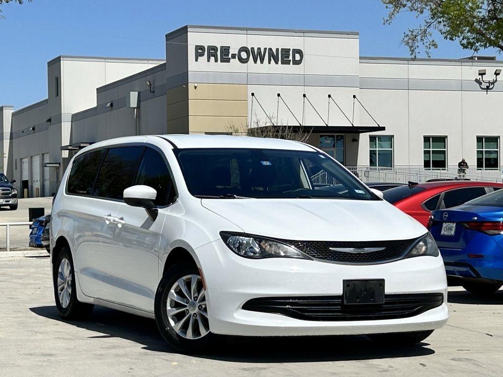 Chrysler Pacifica Touring 2017