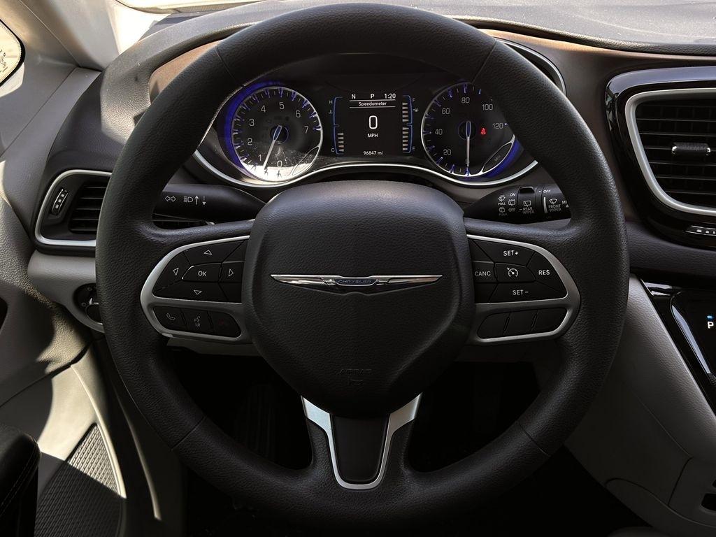 Chrysler Pacifica Touring 2017