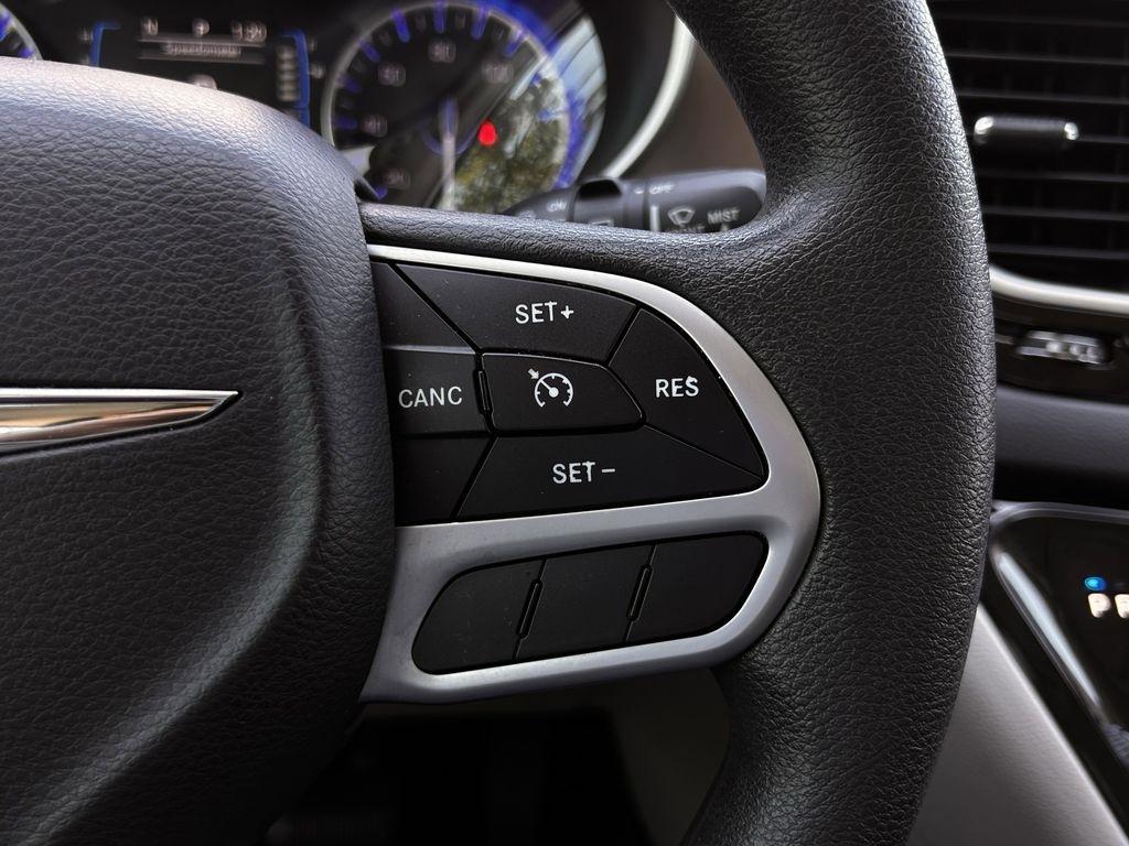 Chrysler Pacifica Touring 2017