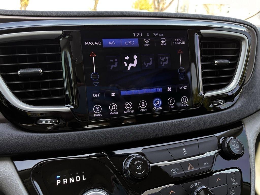 Chrysler Pacifica Touring 2017