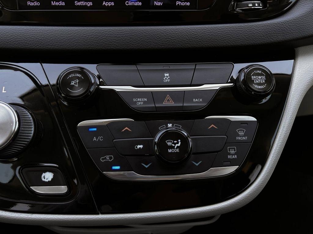 Chrysler Pacifica Touring 2017