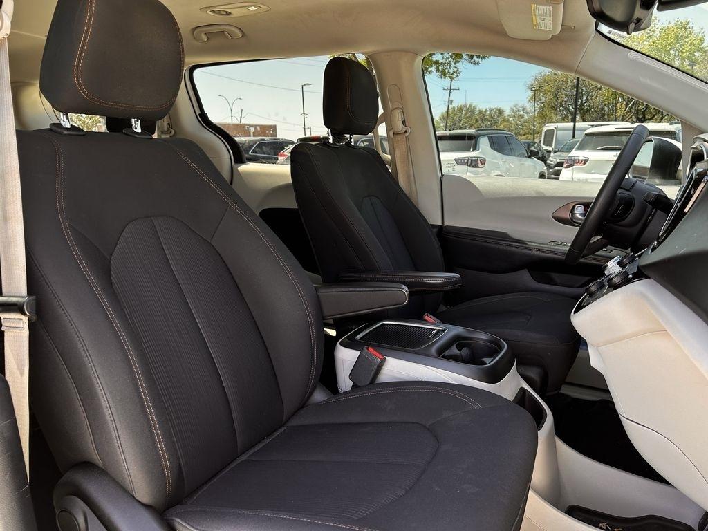 Chrysler Pacifica Touring 2017