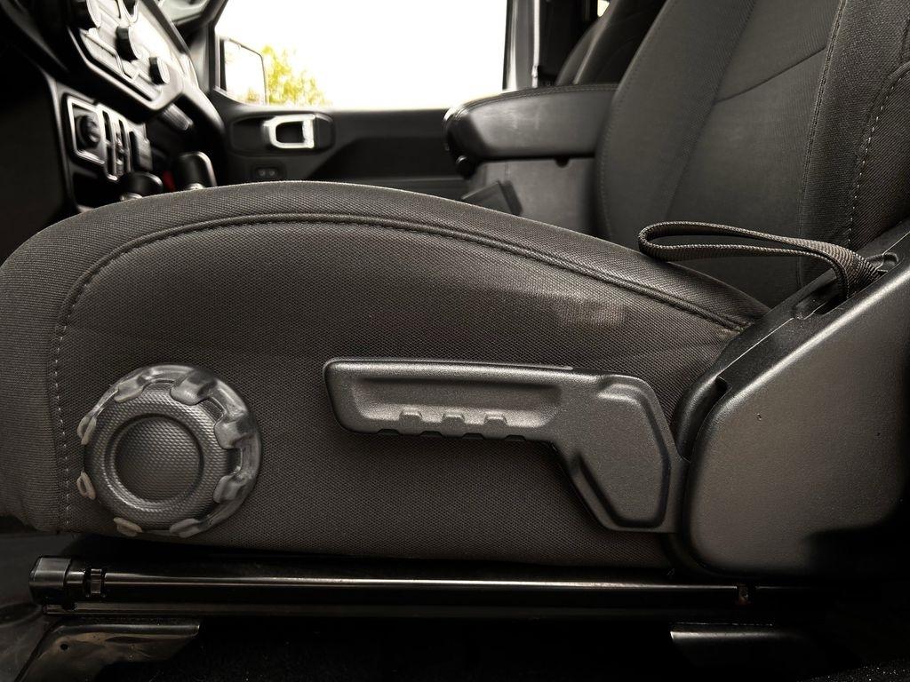 Jeep Wrangler Unlimited Sahara 2021