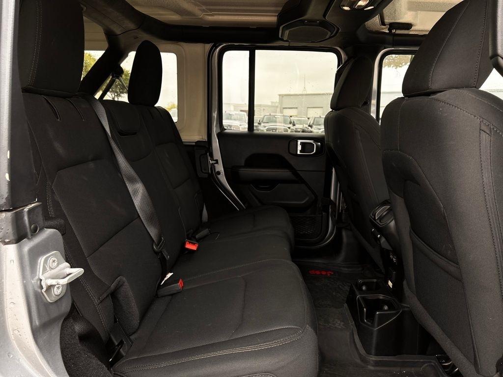 Jeep Wrangler Unlimited Sahara 2021