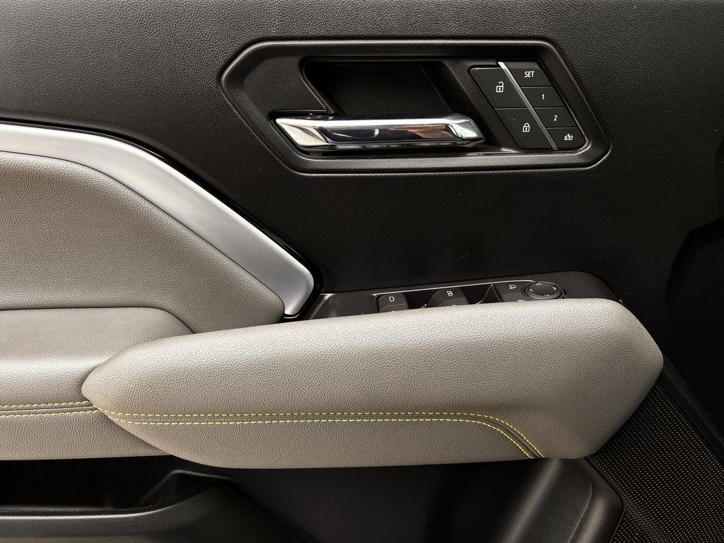 Chevrolet Colorado ZR2 Crew Cab 4WD 2024