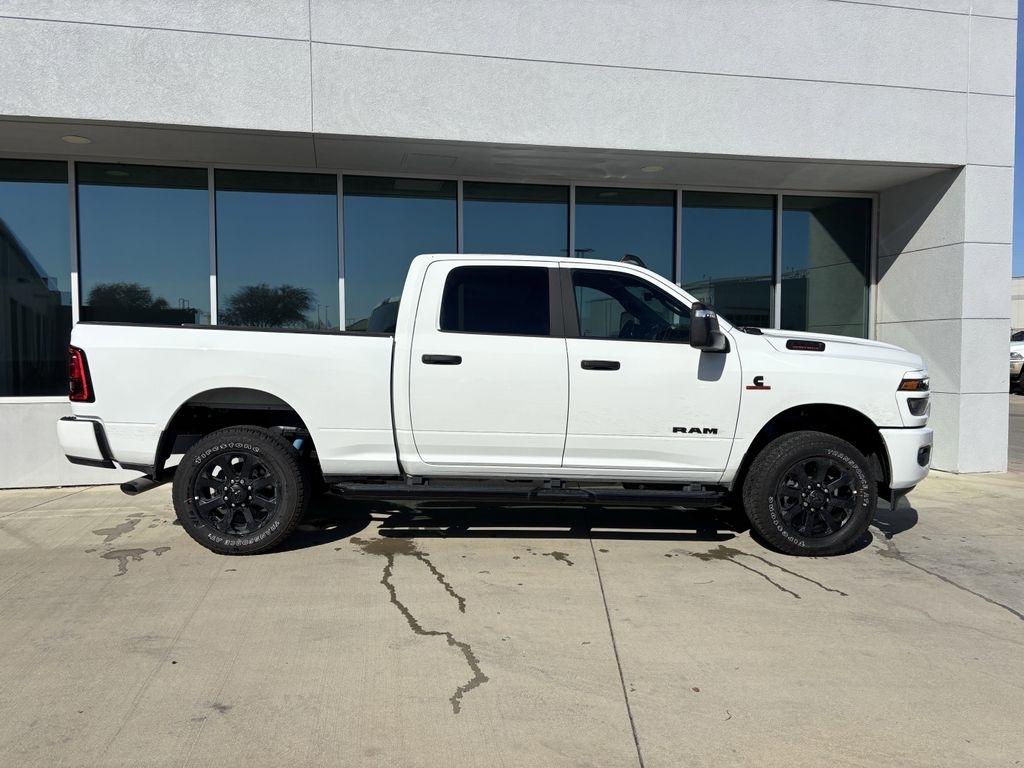 RAM 2500 Big Horn Crew Cab 4WD 2026