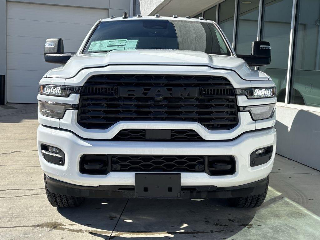 RAM 2500 Big Horn Crew Cab 4WD 2026