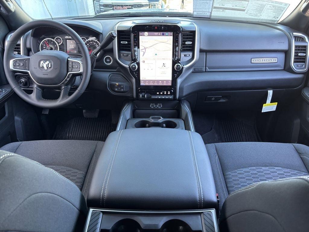 RAM 2500 Big Horn Crew Cab 4WD 2026