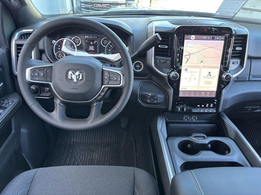 RAM 2500 Big Horn Crew Cab 4WD 2026