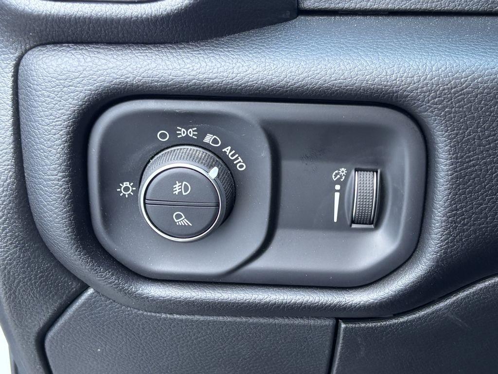 RAM 2500 Big Horn Crew Cab 4WD 2026