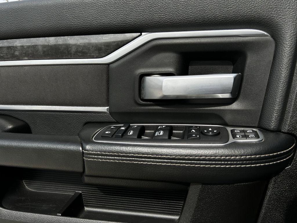 RAM 3500 Big Horn Crew Cab LWB 4WD DRW 2024