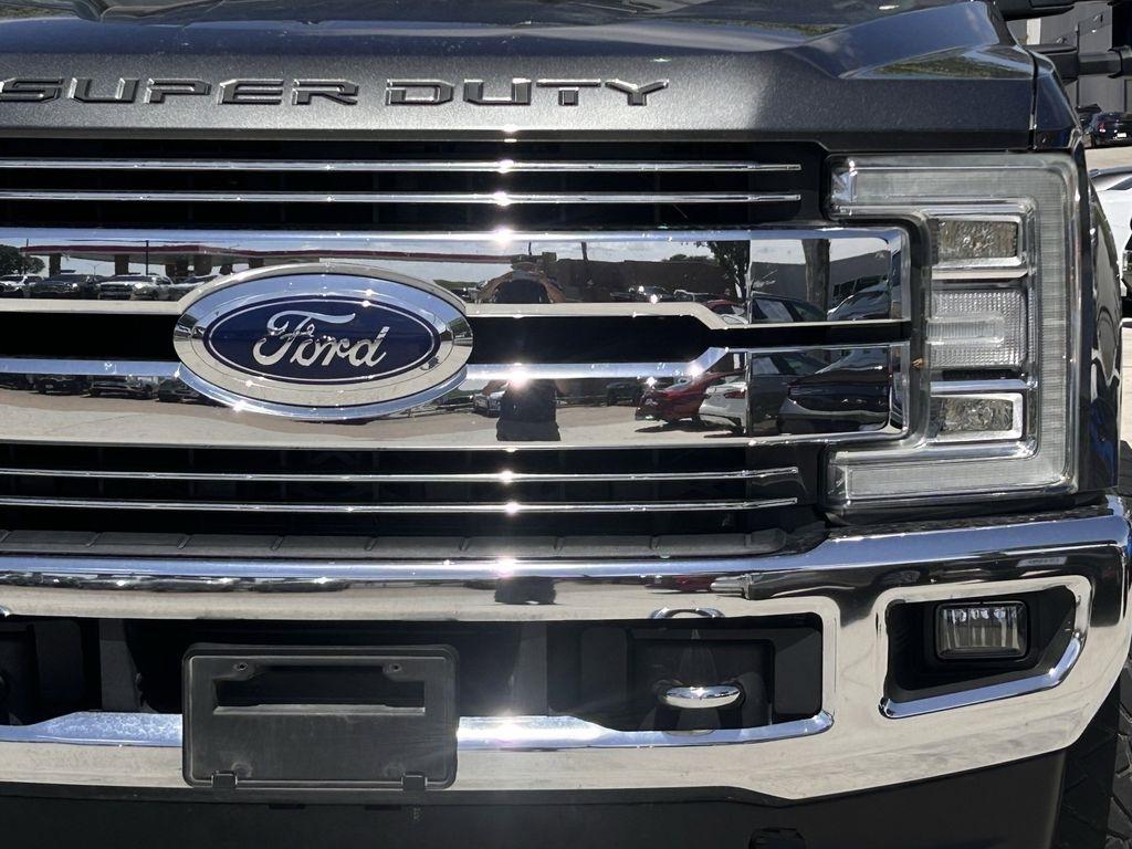 Ford F-250 SD Lariat Crew Cab 4WD 2019