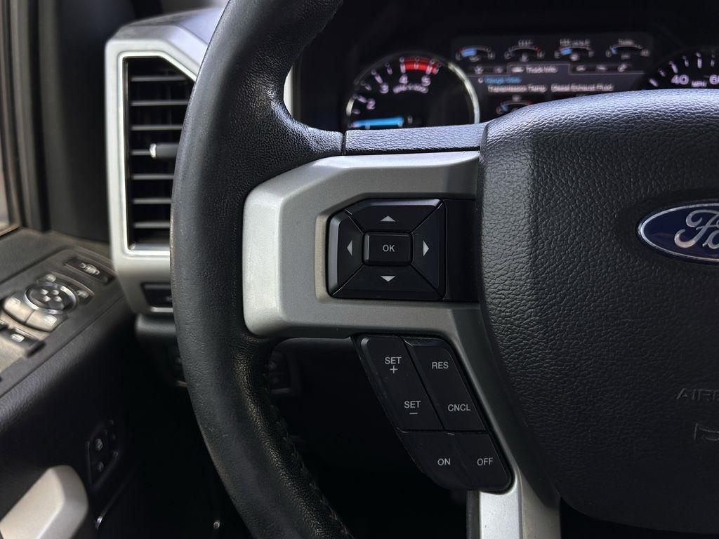 Ford F-250 SD Lariat Crew Cab 4WD 2019