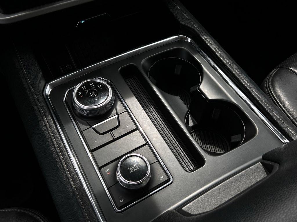 Ford Expedition MAX XLT 4WD 2024