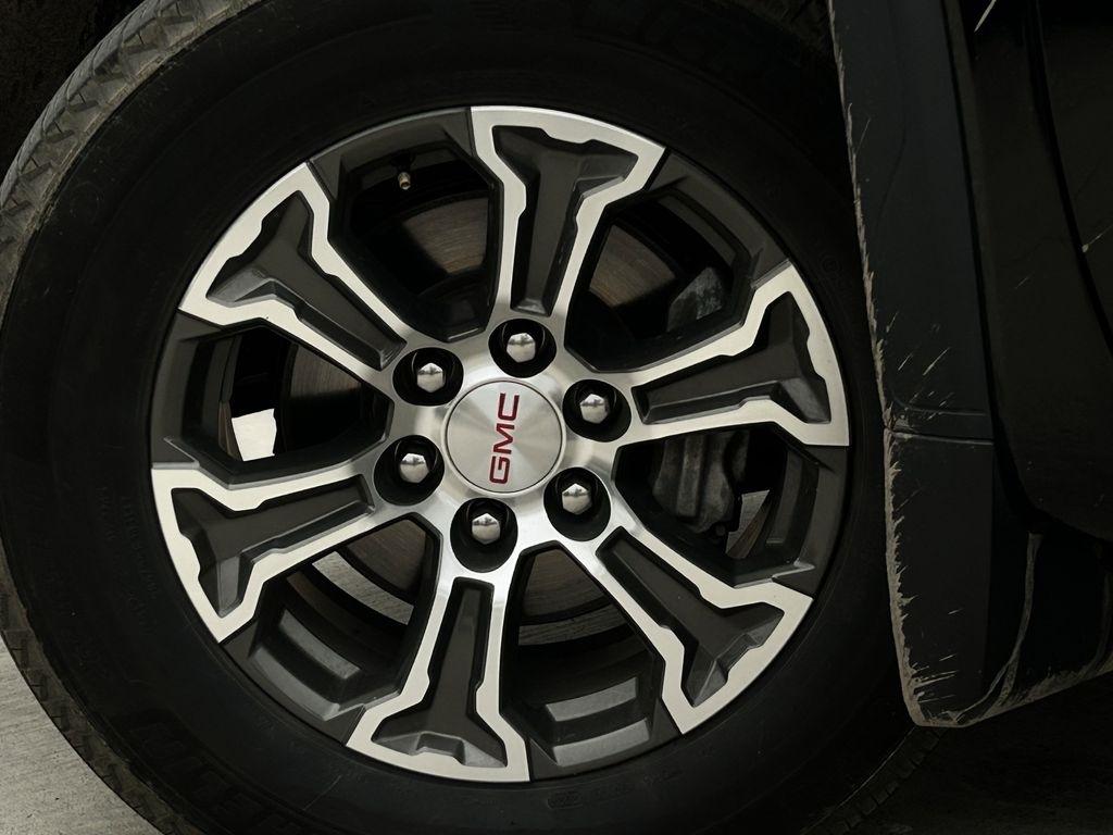 GMC Sierra 1500 SLT Crew Cab 4WD 2025