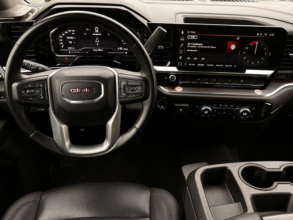 GMC Sierra 1500 SLT Crew Cab 4WD 2025