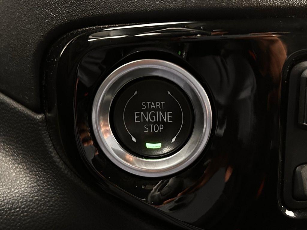 GMC Sierra 1500 SLT Crew Cab 4WD 2025