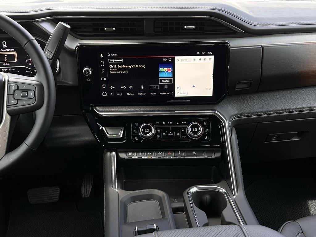 GMC Sierra 3500HD Denali Crew Cab 4WD 2025