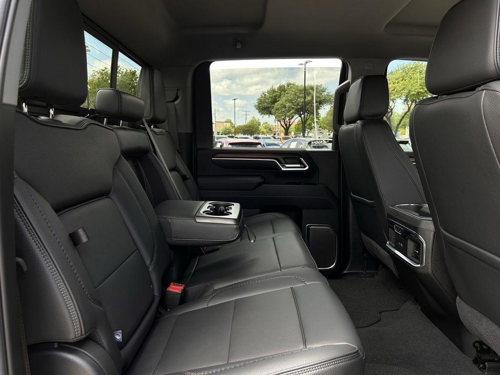 GMC Sierra 3500HD Denali Crew Cab 4WD 2025