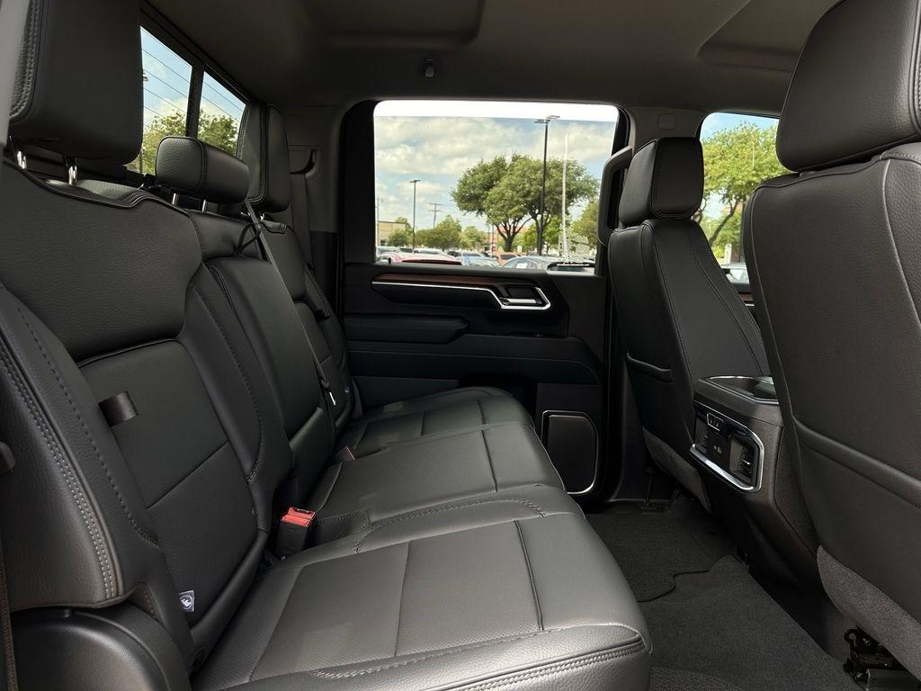 GMC Sierra 3500HD Denali Crew Cab 4WD 2025