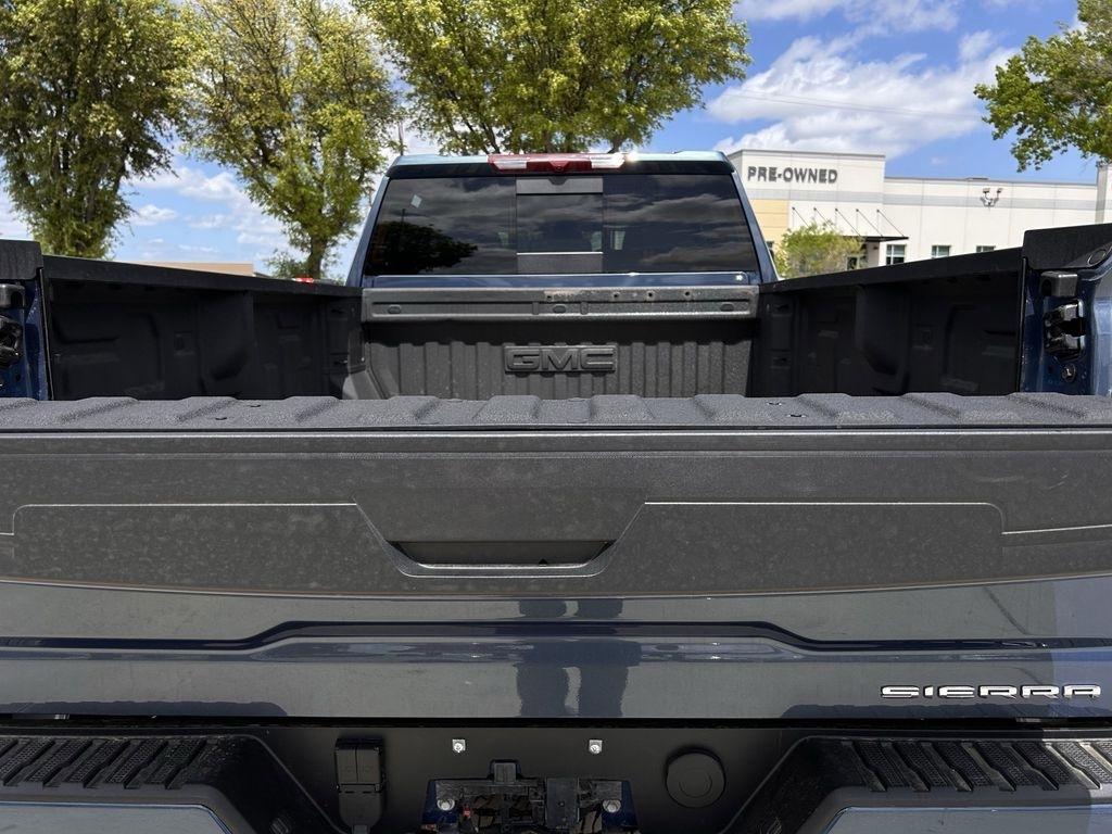 GMC Sierra 3500HD Denali Crew Cab 4WD 2025