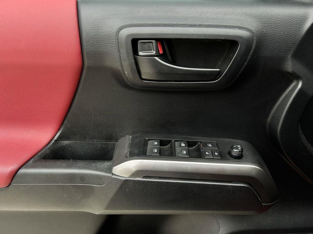 Toyota Tacoma SR5 Double Cab Long Bed V6 6AT 2WD 2020