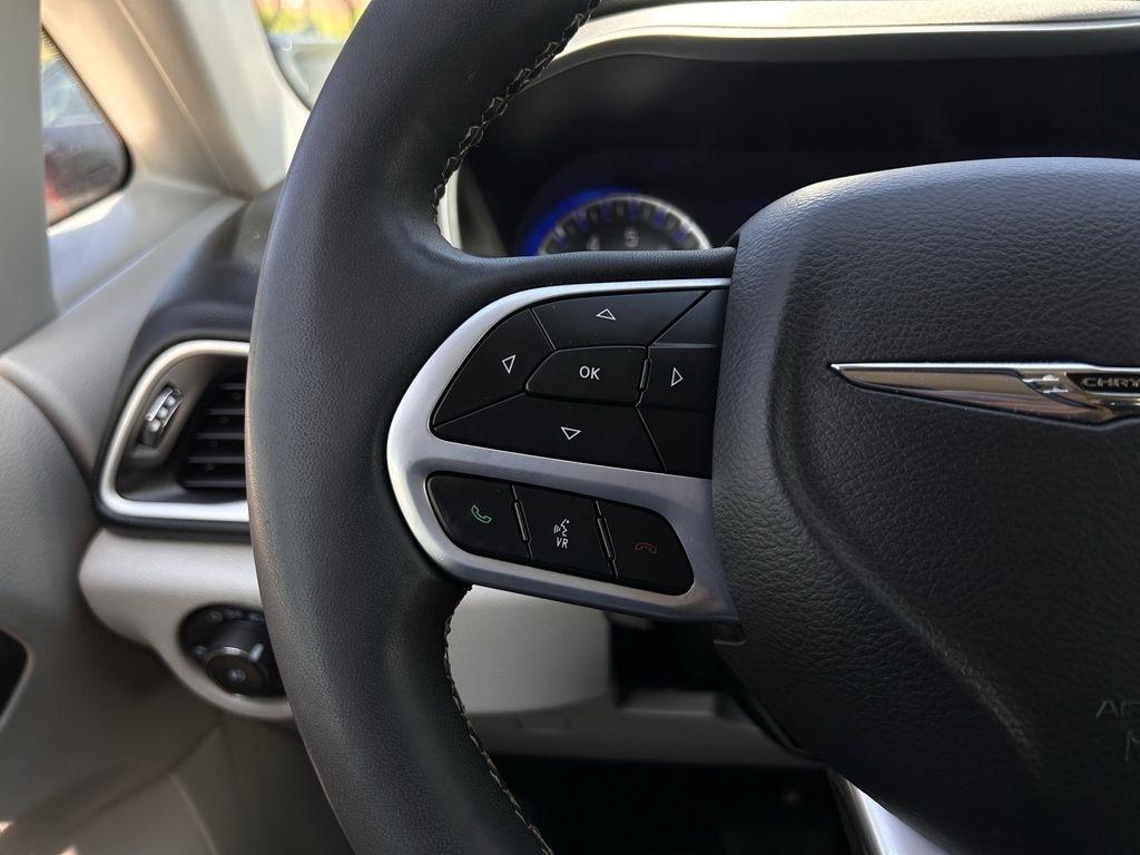 Chrysler Pacifica Touring L 2024