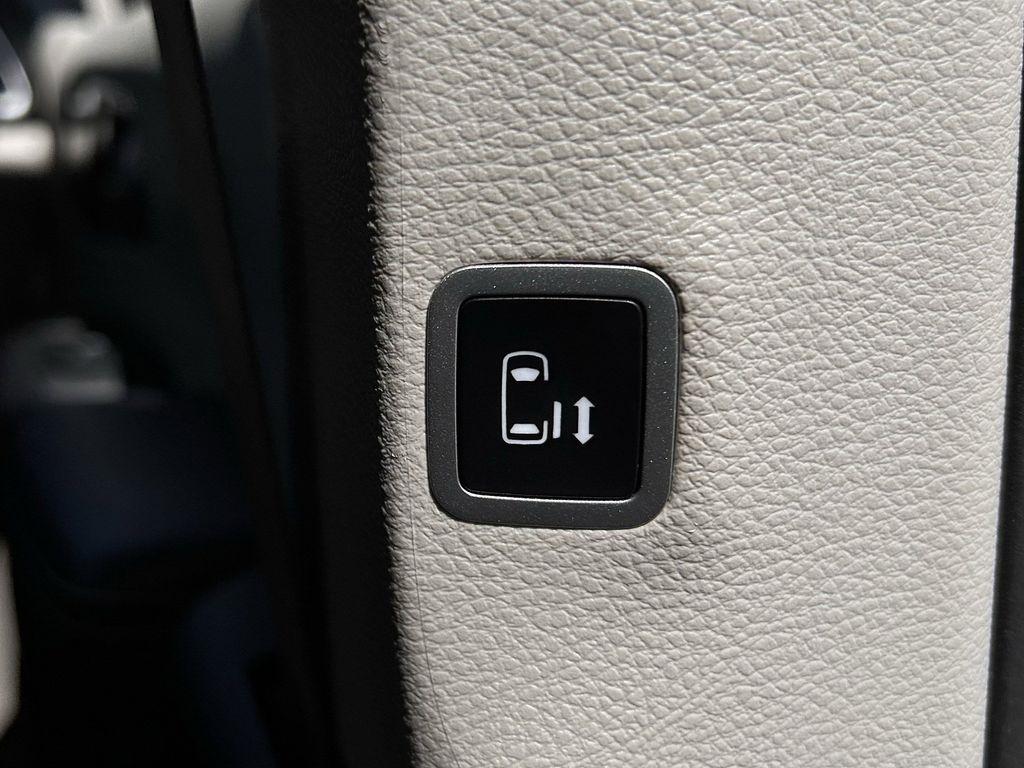 Chrysler Pacifica Touring L 2024