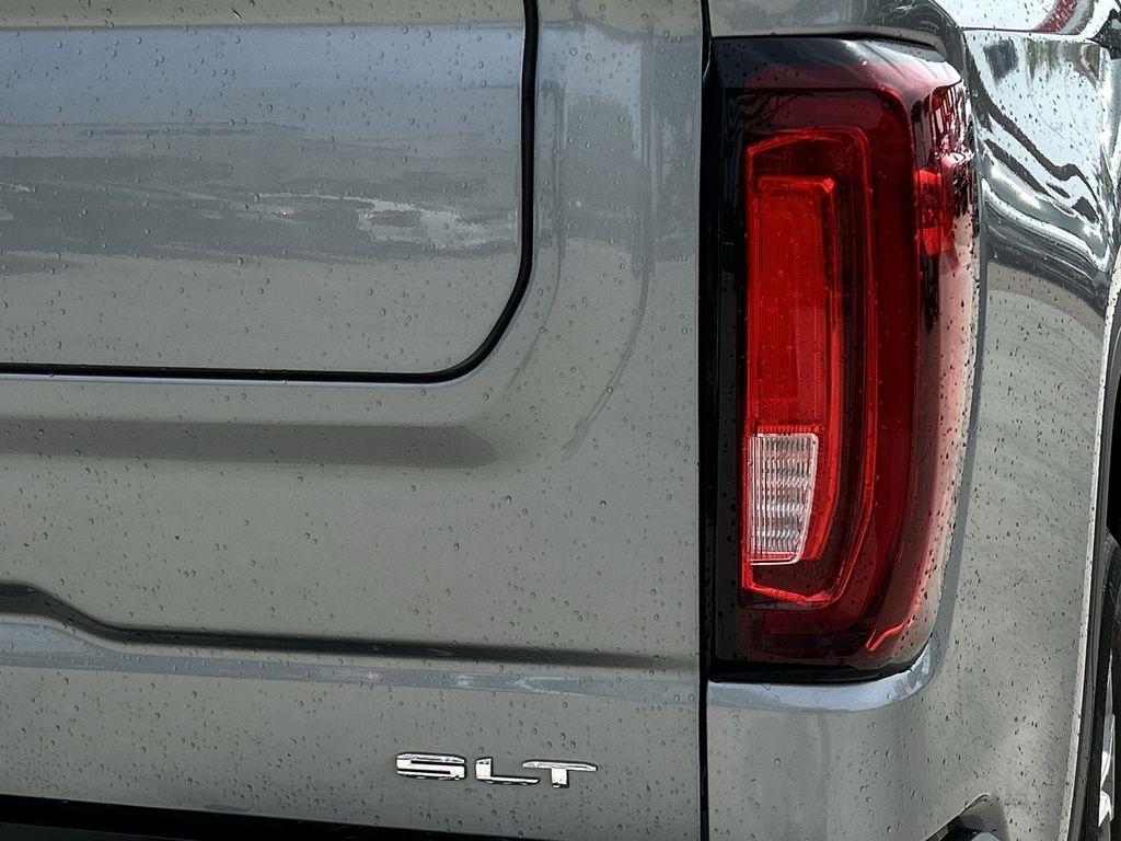 GMC Sierra 1500 SLT Crew Cab 4WD 2025