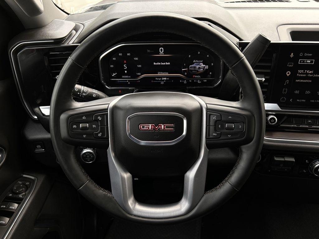 GMC Sierra 1500 SLT Crew Cab 4WD 2025