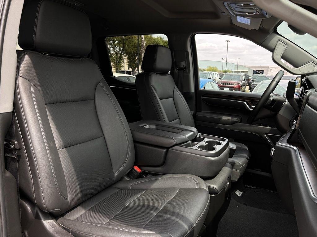 GMC Sierra 1500 SLT Crew Cab 4WD 2025