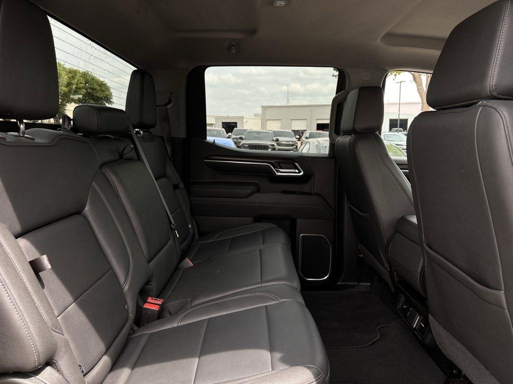 GMC Sierra 1500 SLT Crew Cab 4WD 2025