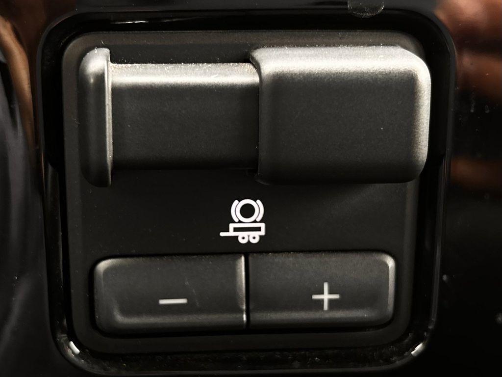 GMC Sierra 1500 SLT Crew Cab 2WD 2025