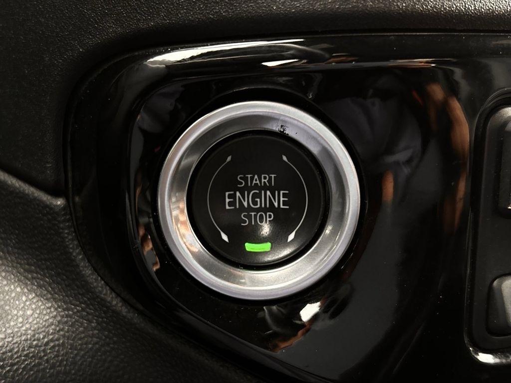 GMC Sierra 1500 SLT Crew Cab 2WD 2025