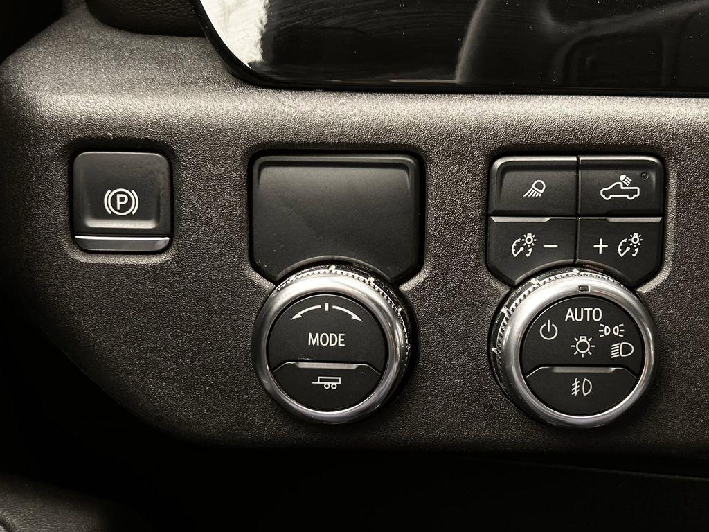 GMC Sierra 1500 SLT Crew Cab 2WD 2025