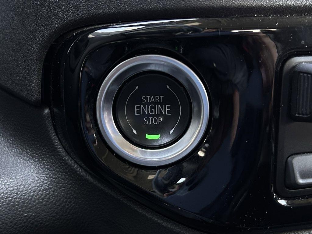 GMC Sierra 1500 SLT Crew Cab 2WD 2025