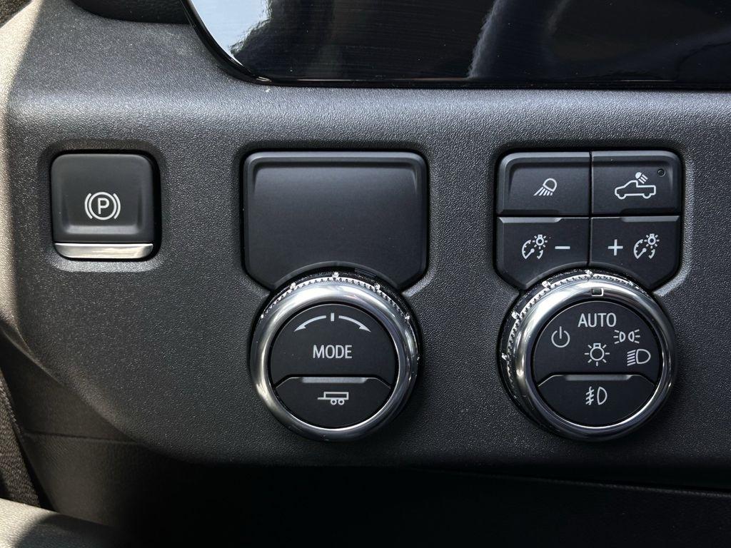 GMC Sierra 1500 SLT Crew Cab 2WD 2025