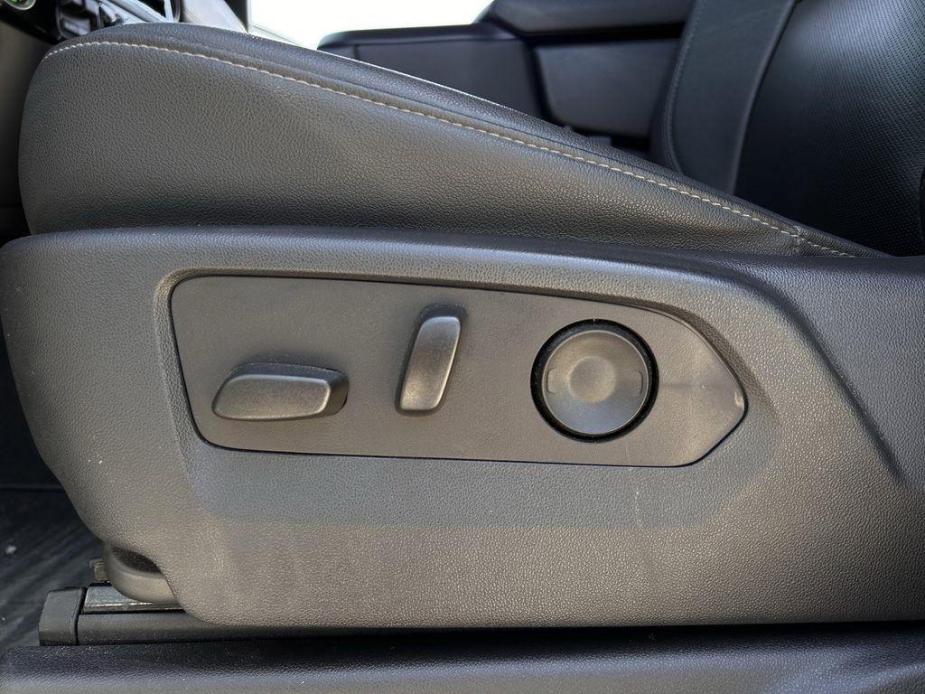 GMC Sierra 1500 SLT Crew Cab 2WD 2025