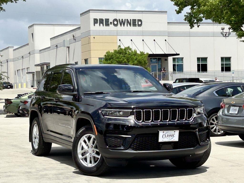 Jeep Grand Cherokee Laredo E 2WD 2025