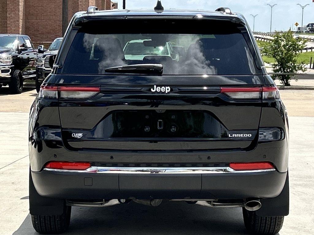 Jeep Grand Cherokee Laredo E 2WD 2025