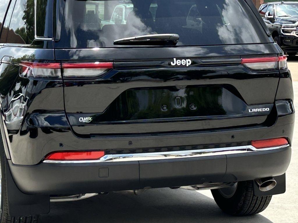 Jeep Grand Cherokee Laredo E 2WD 2025