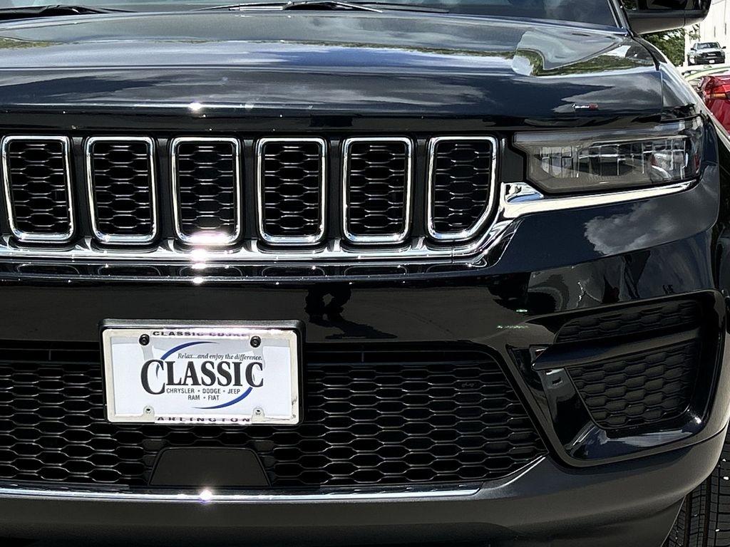 Jeep Grand Cherokee Laredo E 2WD 2025