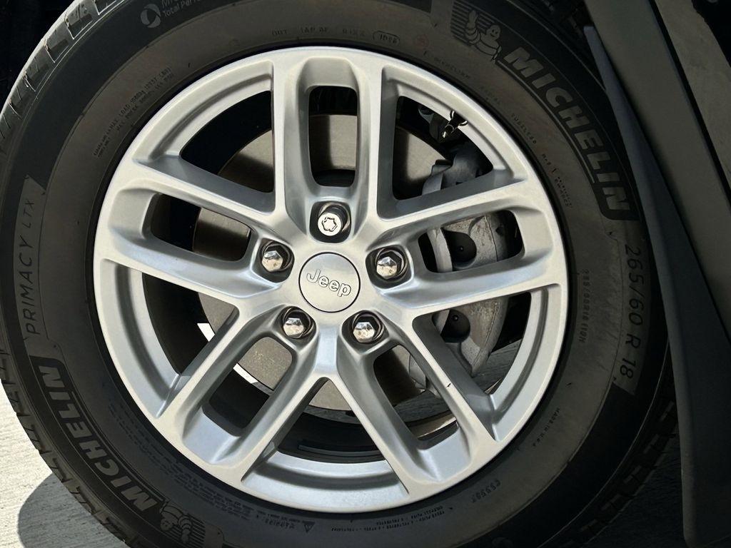 Jeep Grand Cherokee Laredo E 2WD 2025