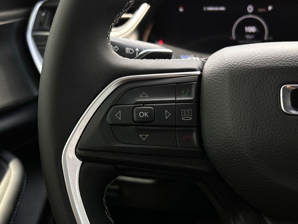 Jeep Grand Cherokee Laredo E 2WD 2025