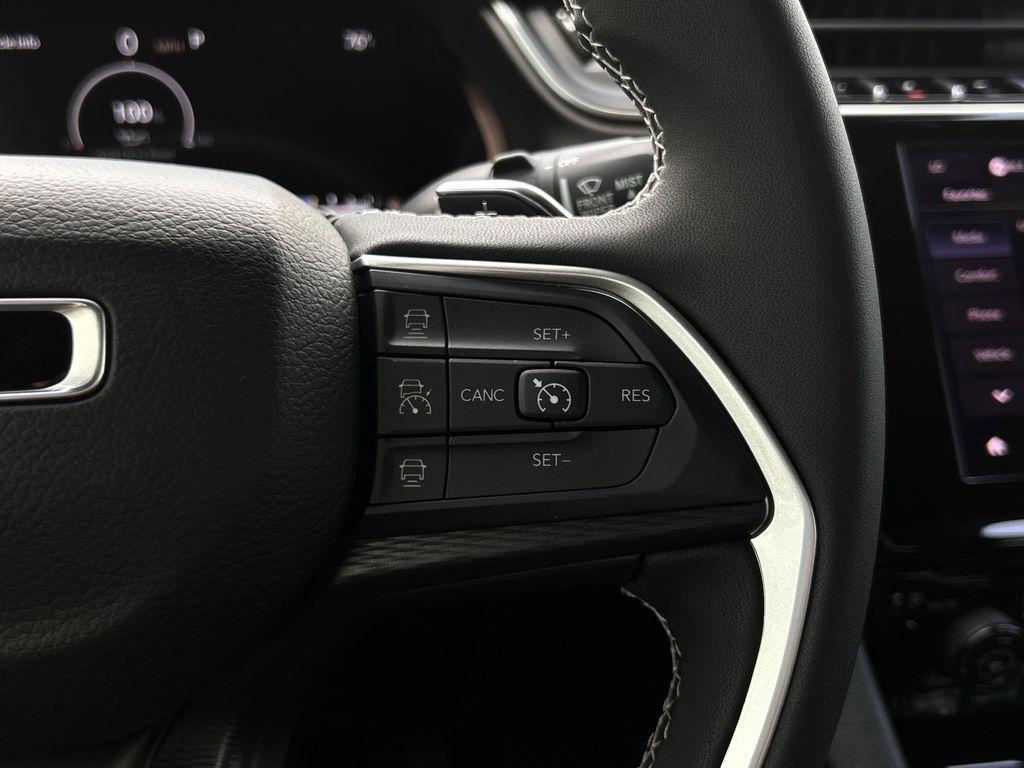 Jeep Grand Cherokee Laredo E 2WD 2025