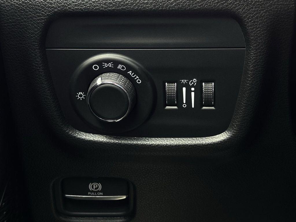 Jeep Grand Cherokee Laredo E 2WD 2025