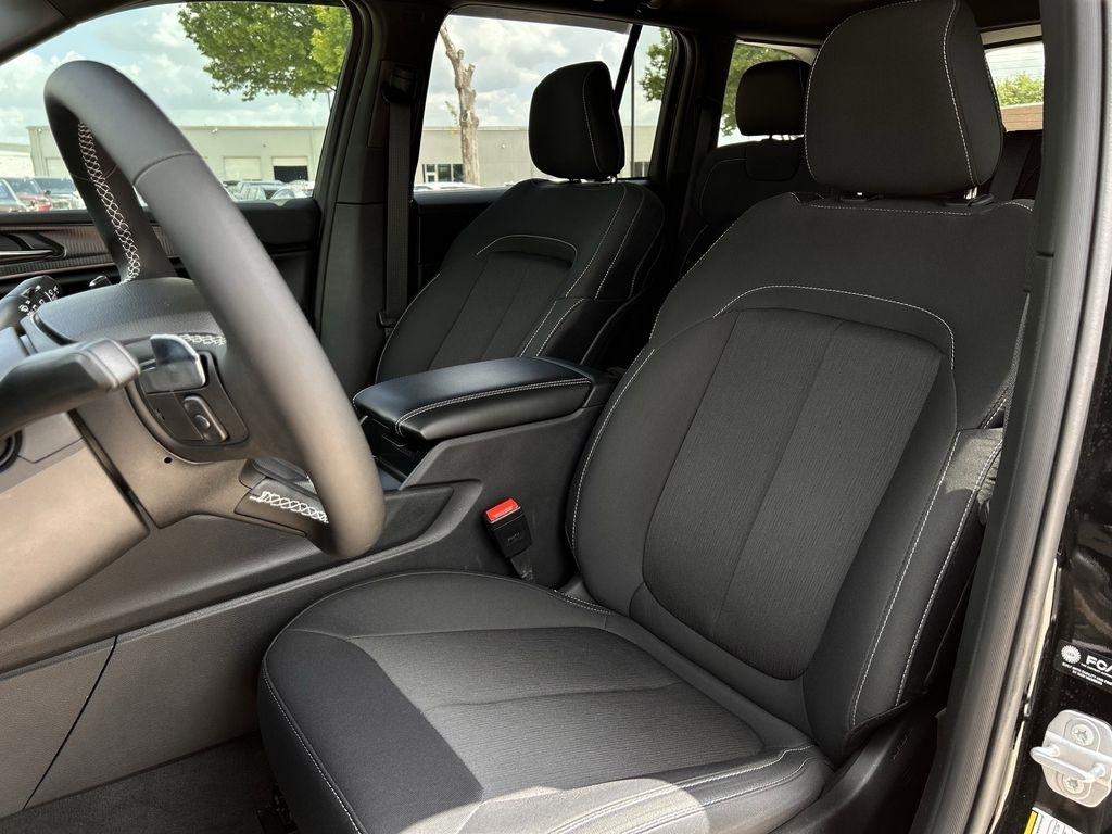 Jeep Grand Cherokee Laredo E 2WD 2025