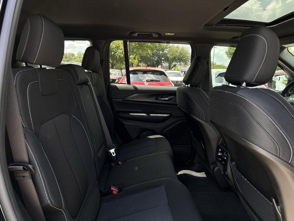 Jeep Grand Cherokee Laredo E 2WD 2025
