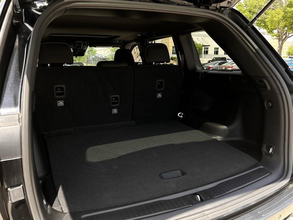 Jeep Grand Cherokee Laredo E 2WD 2025